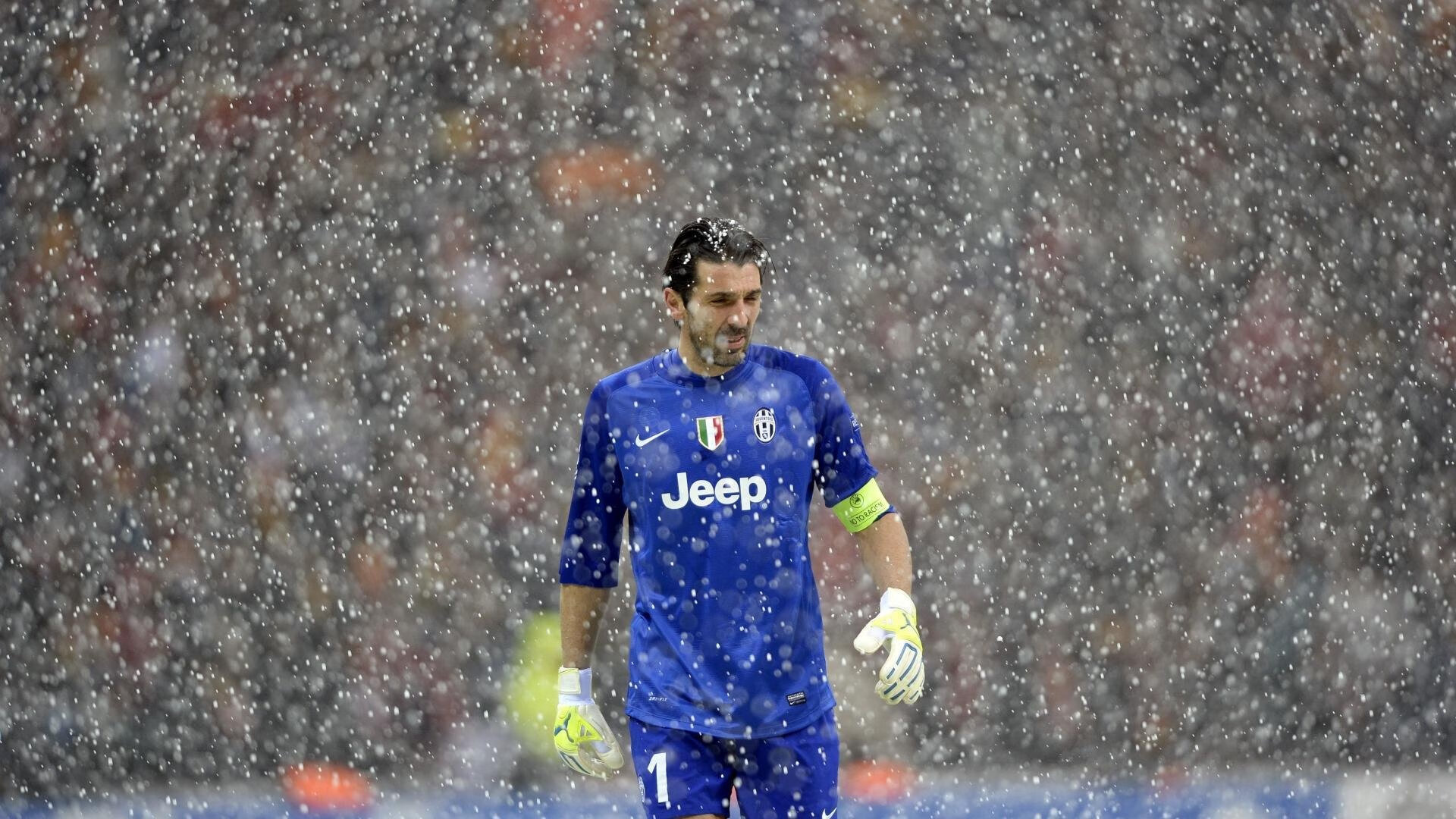 马竞前锋不满表现,呼吁全队加强进攻,马竞前锋训练突然昏厥倒地